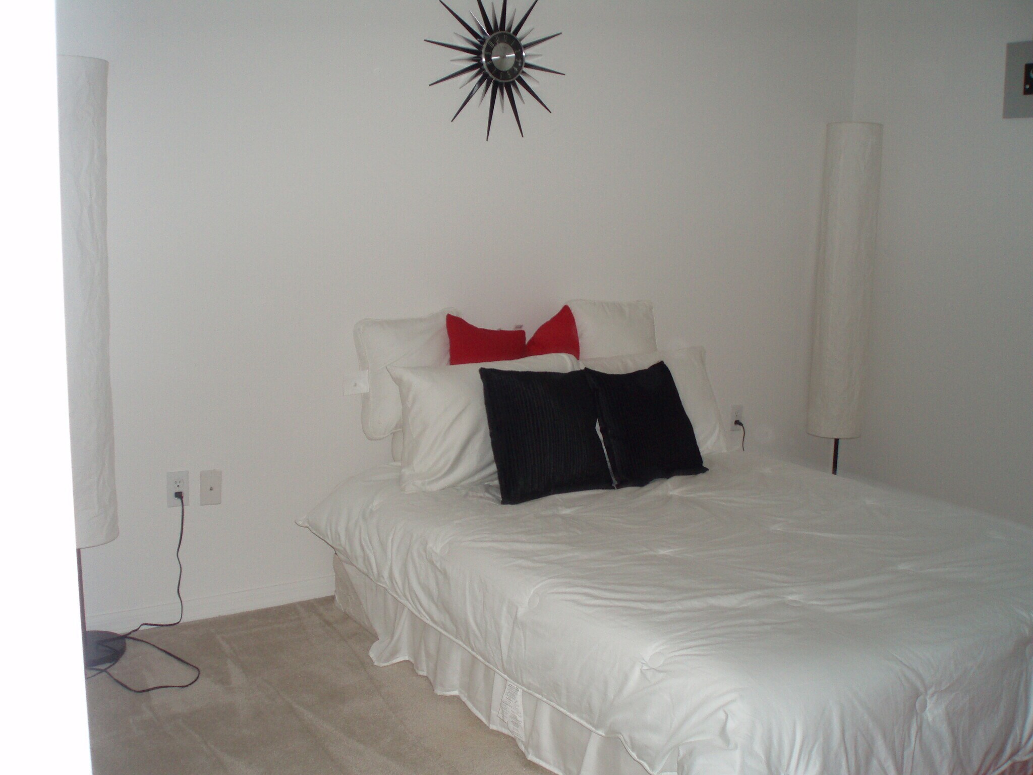 Building Photo - 981 SW McElroy Ave