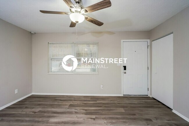 Building Photo - 3 Bedroom Pet-Friendly Home in LOUISVILLE,...