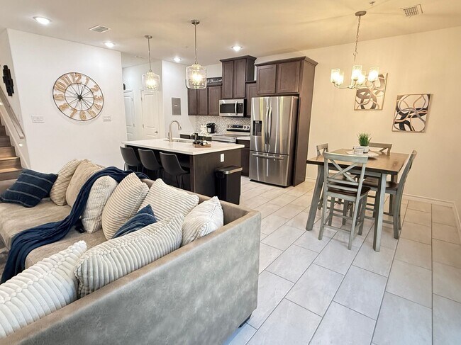 Building Photo - 9916 Kaspar Dr