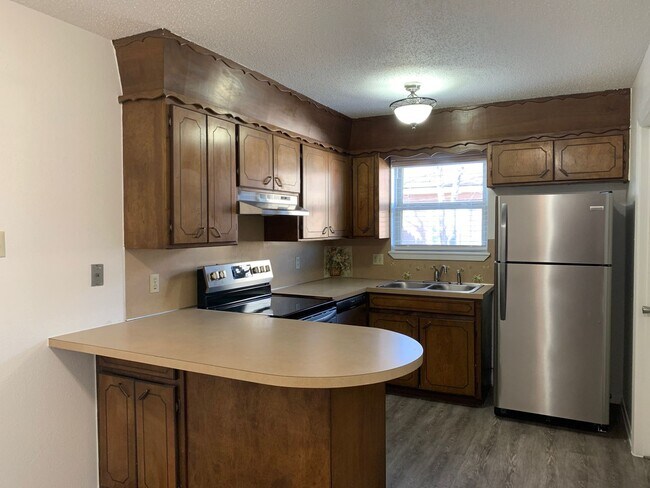 Building Photo - HOME ON QUIET STREET NEAR HOSPITAL