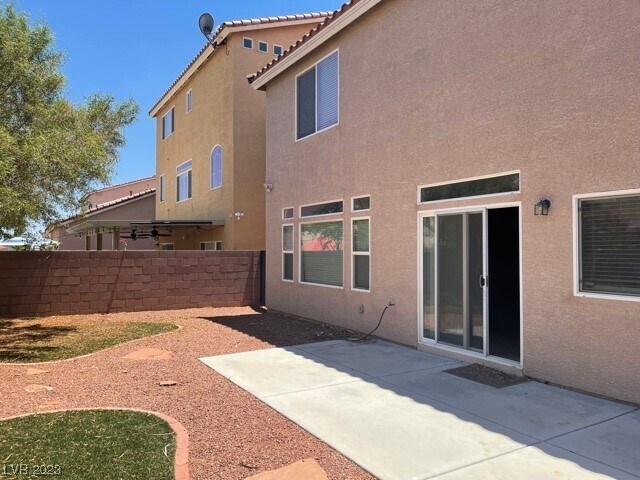 Building Photo - 6490 Parrot Ridge Ct