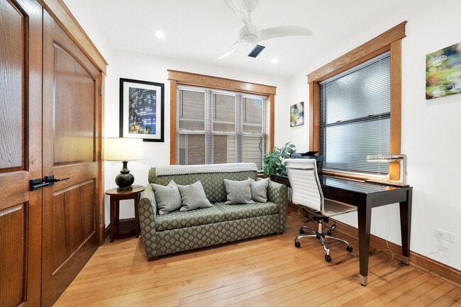 Building Photo - 1226 S 60th Ct