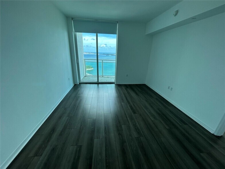 Building Photo - 951 Brickell Ave