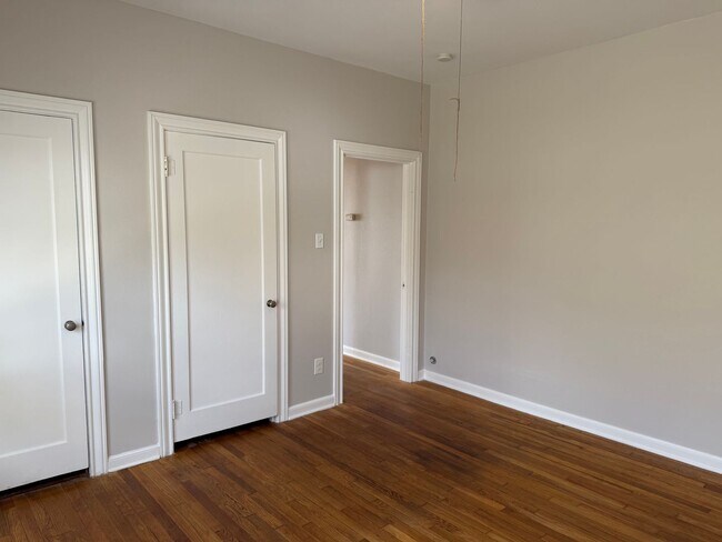 Building Photo - Harding Place