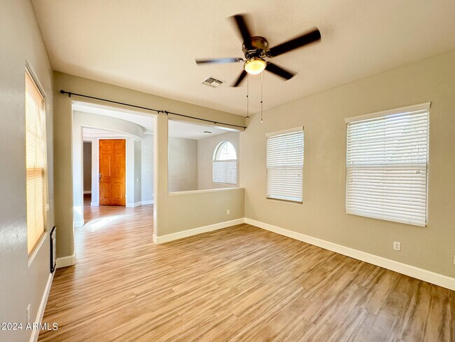 Building Photo - 20959 W Edith Way