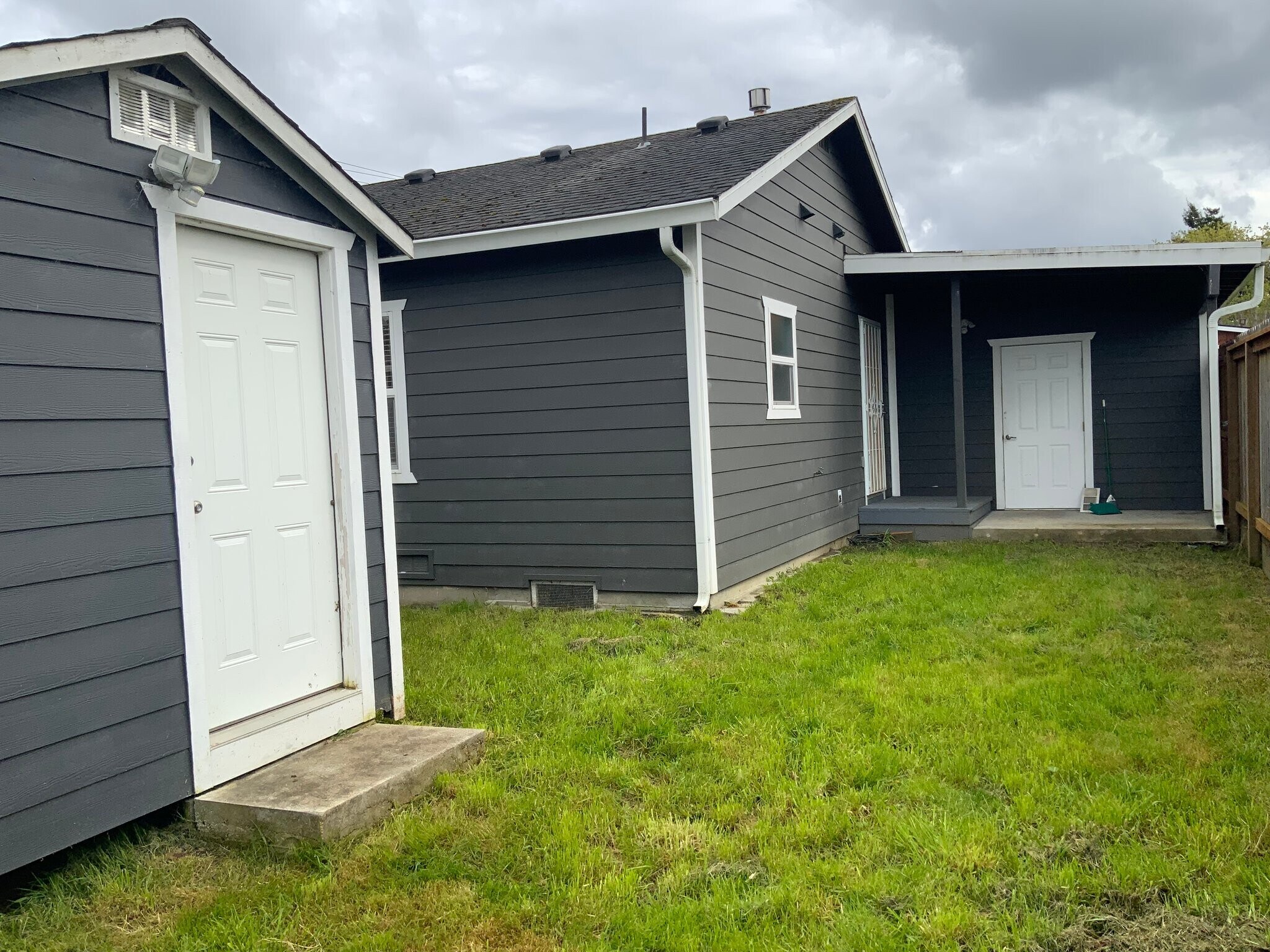 Building Photo - 3880 Rohnerville Rd