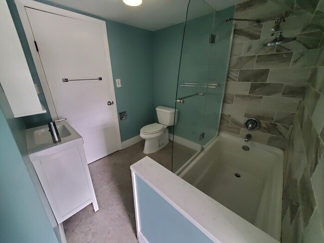 Building Photo - 1502 Cottonwood St