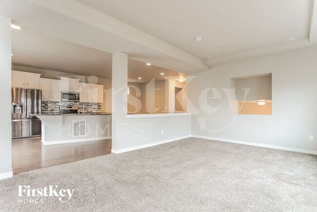 Building Photo - 6602 Shadow Star Dr