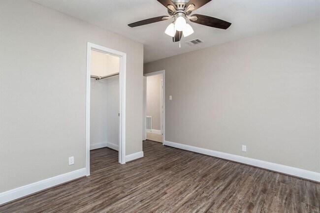 Building Photo - 24326 Pine Canyon Dr
