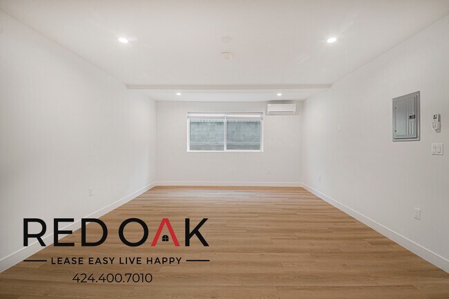 Building Photo - 6738 Independence Ave