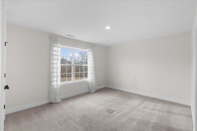 Building Photo - 8 Katie Dr