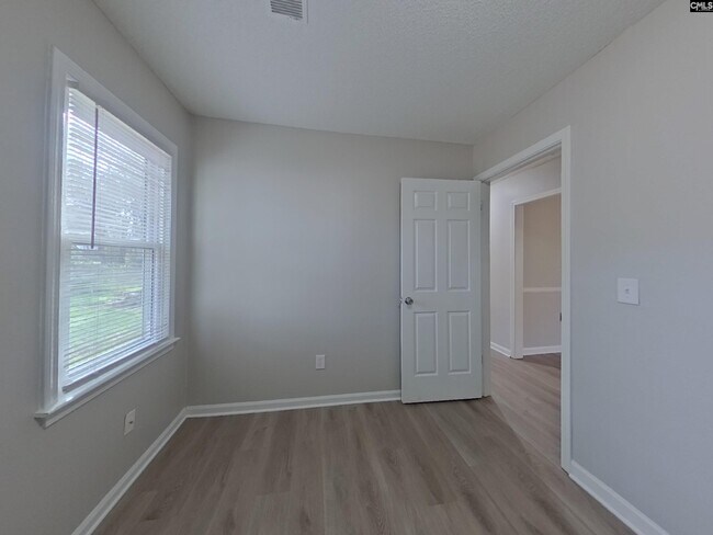 Building Photo - 308 Kenton Dr