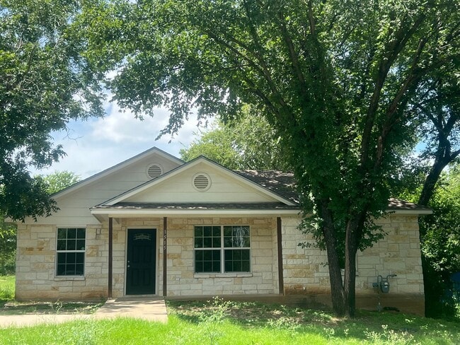 Primary Photo - 3/2 House