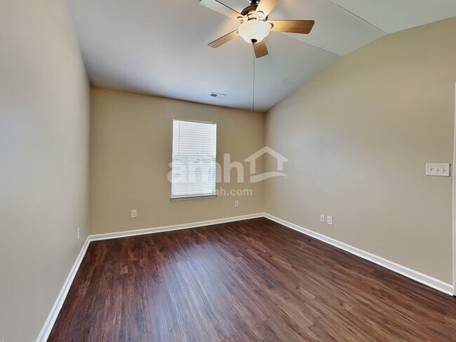 Building Photo - 224 N Fuquay Springs Ave