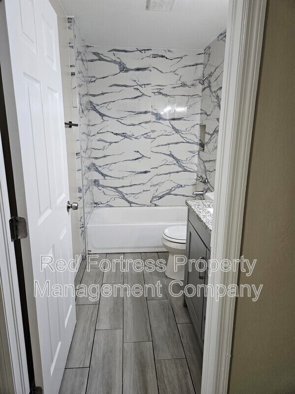 Building Photo - 5319 27th St SW