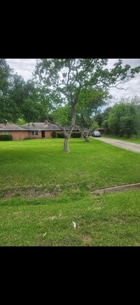 Building Photo - 3300 Dickinson Ave