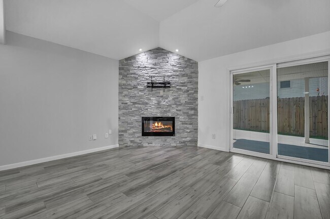 Building Photo - 6006 Barany Ct