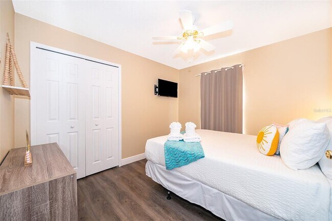 Building Photo - 510 Canary Island Cir