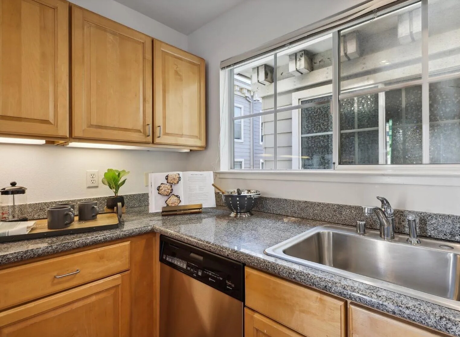 Building Photo - 28 Jennifer Pl