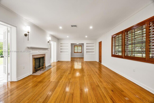 Building Photo - 1340 Sopera Ave
