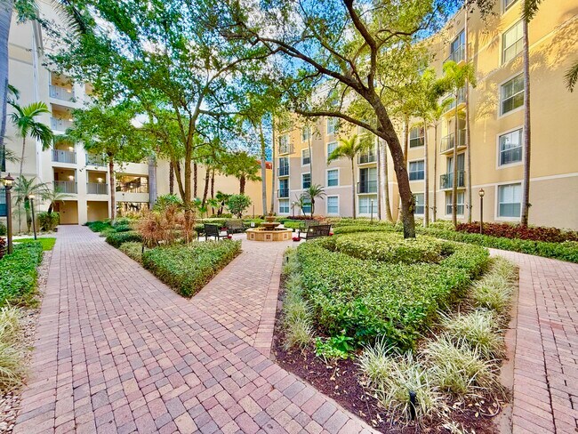 Building Photo - 630 S Sapodilla Ave
