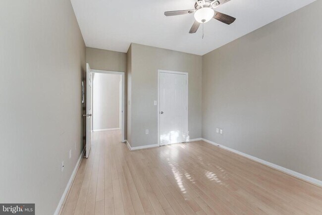 Building Photo - 12954 Centre Park Cir