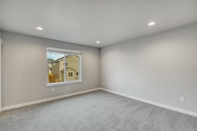 Building Photo - Brand New & Beautiful 2025 Holt Home !  Wa...