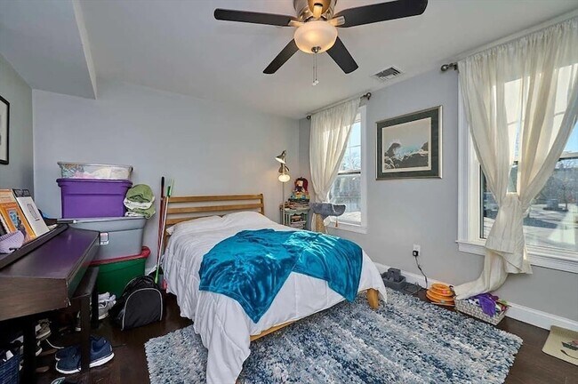 Building Photo - 36 Sturgis St