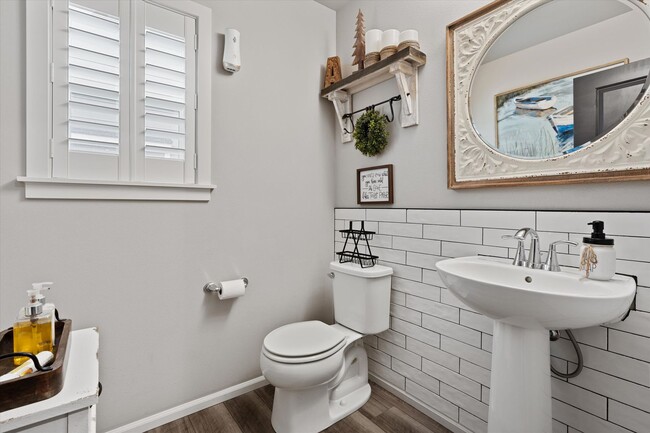 Building Photo - Luxury 4BR Home in North Lacey with A/C, D...