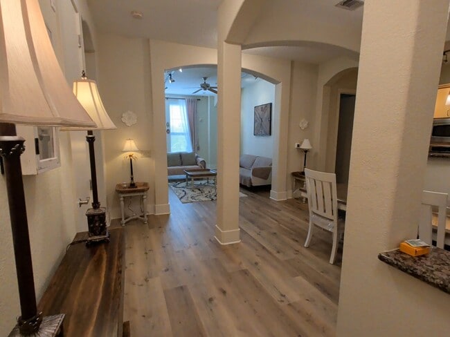 Building Photo - 2-Bed/2-Bath in Green Hills/Hillsboro Village
