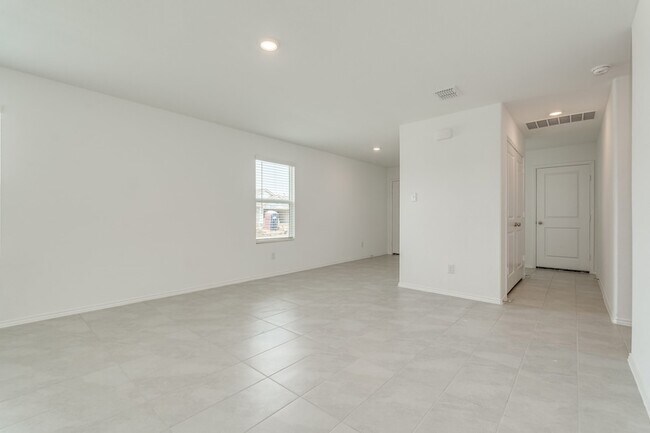 Building Photo - 7709 Lindheimer Ln
