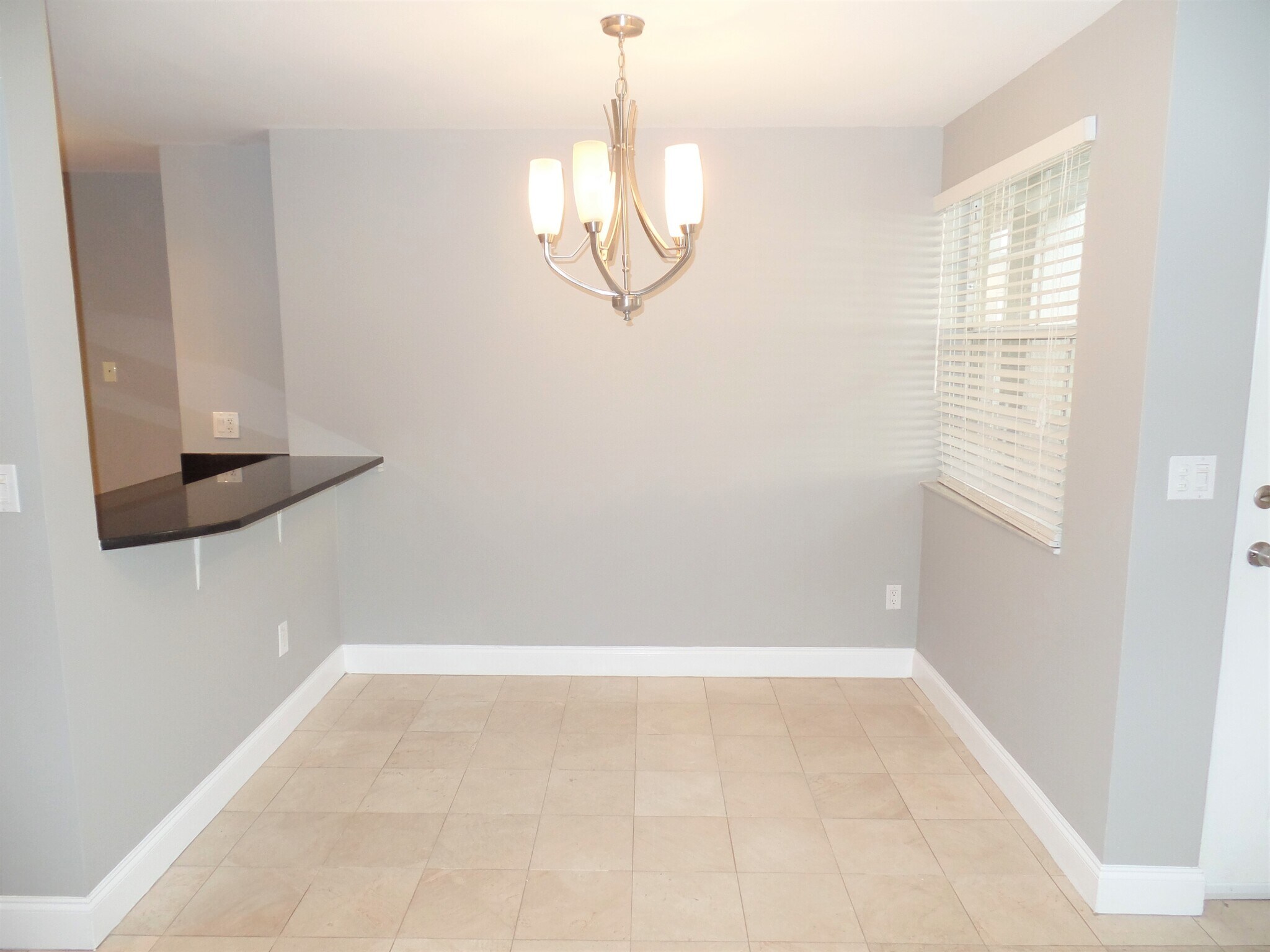Building Photo - 2881 N Oakland Forest Dr