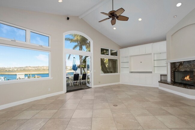 Building Photo - 218 Highland St