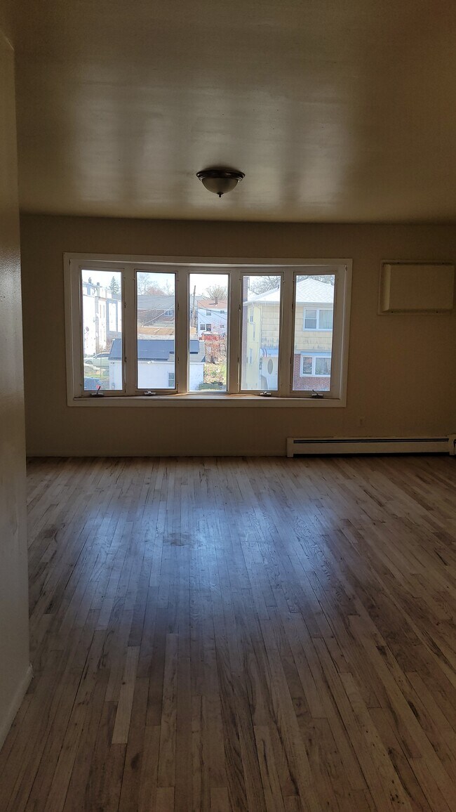 Building Photo - 7 Brookwood St