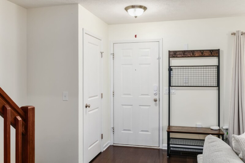 Building Photo - 6177 Needletail Rd