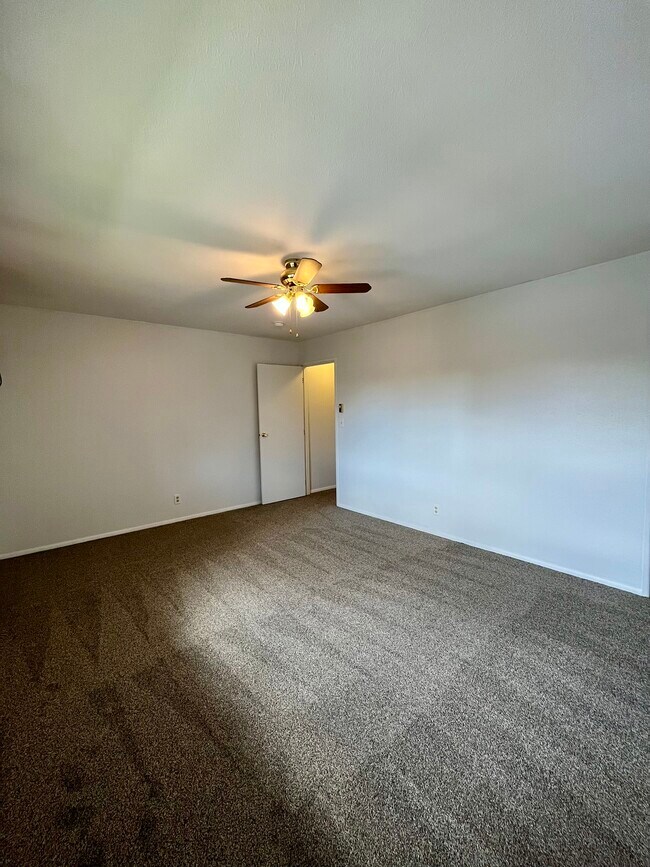 Building Photo - 767 N Macomb St