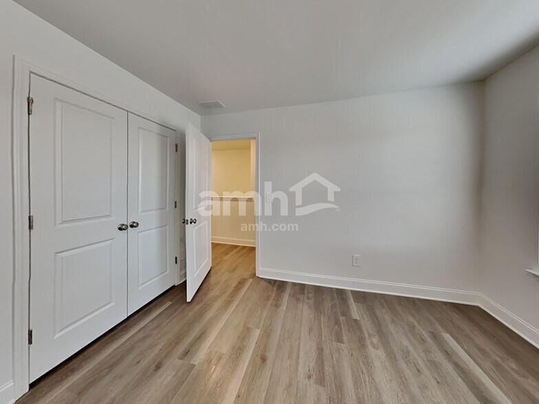 Building Photo - 216 Latitia Lane