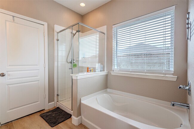 Building Photo - 111 Rustic Colony Ln