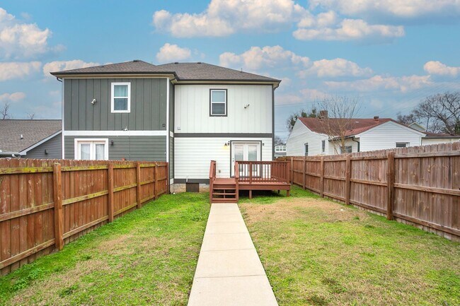 Building Photo - 2020 14th Ave N
