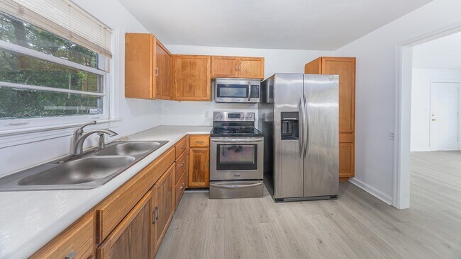 Building Photo - 1637 Atkamire Dr