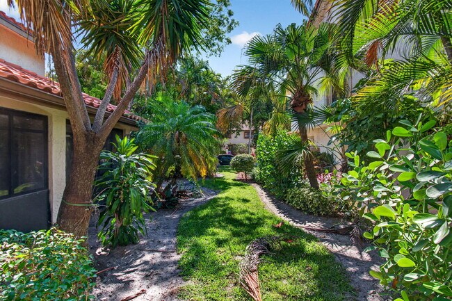Building Photo - 7865 La Mirada Dr