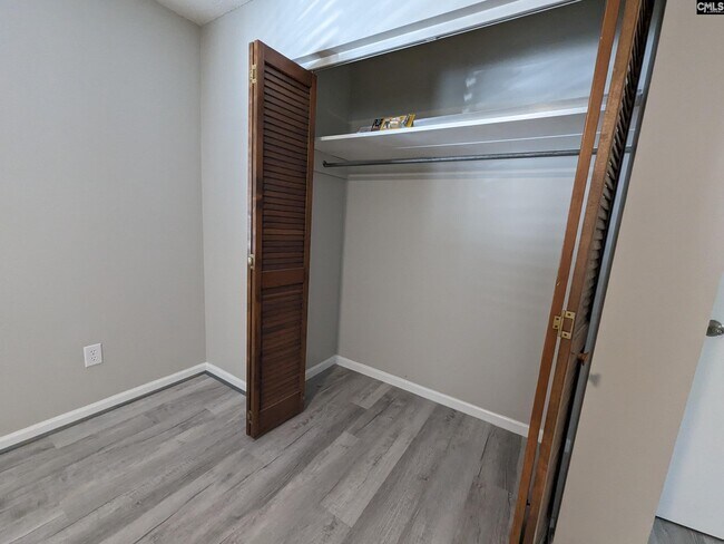 Building Photo - 404 Fox Squirrel Rd