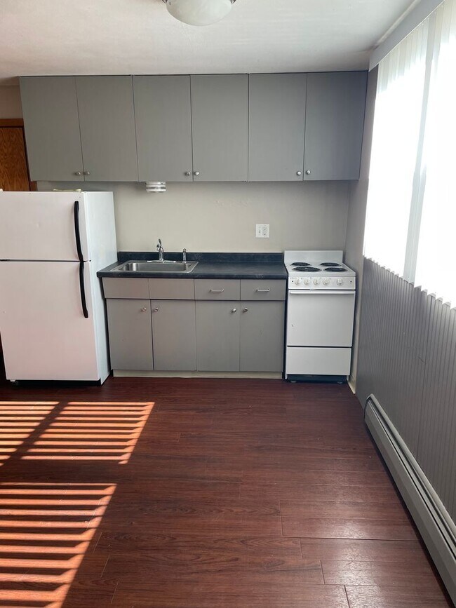 Building Photo - One Bedroom