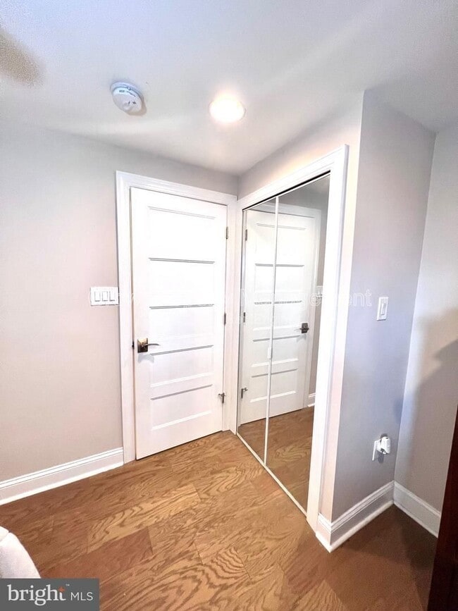 Building Photo - 2830 Castor Ave