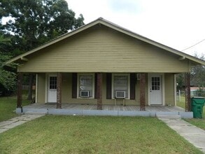 Building Photo - Super cute, good sized, one bedroom home one block from campus!
