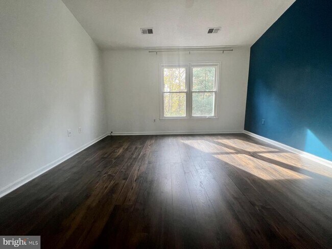 Building Photo - 11570 Hill Meade Ln