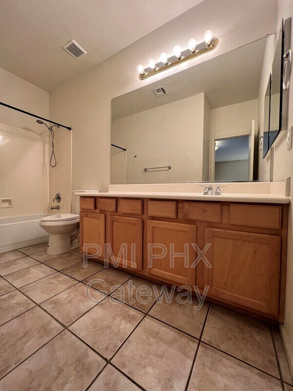 Building Photo - 1764 E Cotton Ct