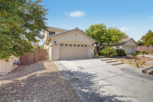 Building Photo - 10547 Lilac Tree Ave