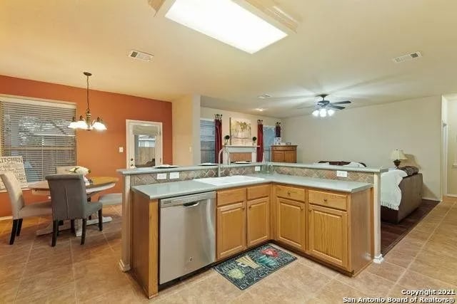 Building Photo - 8415 Spicewood Bend