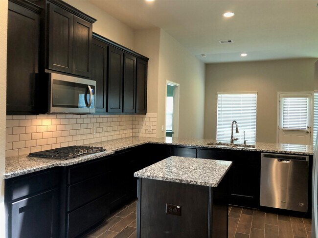 Building Photo - 28723 Yulee Mill Dr